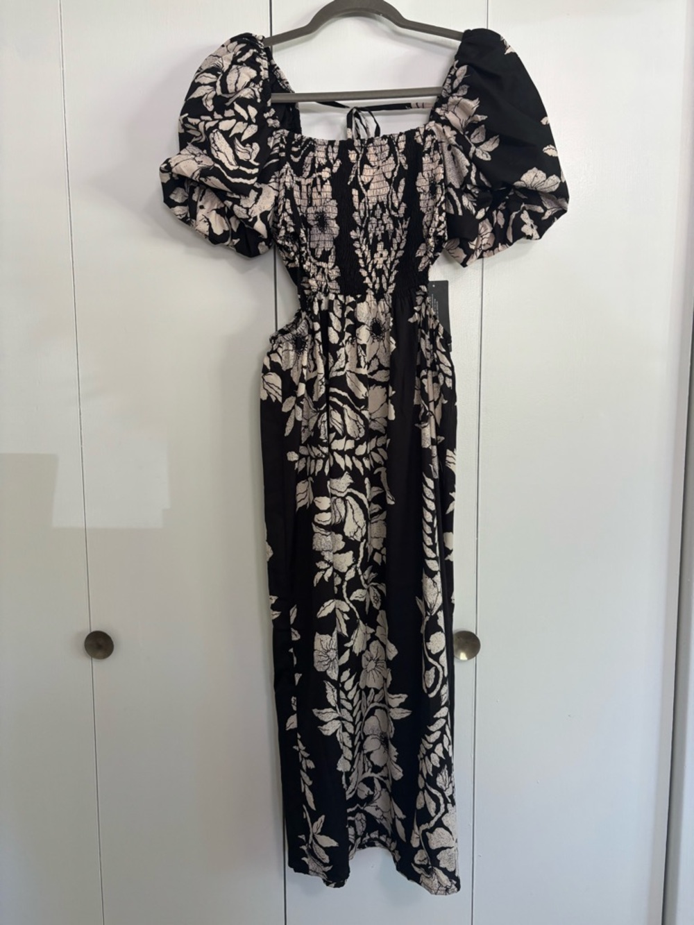 Black Floral Puff-Sleeve Maxi Dress